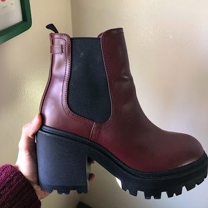 Urban Outfitters Chelsea Chunky Heel Boots Platform